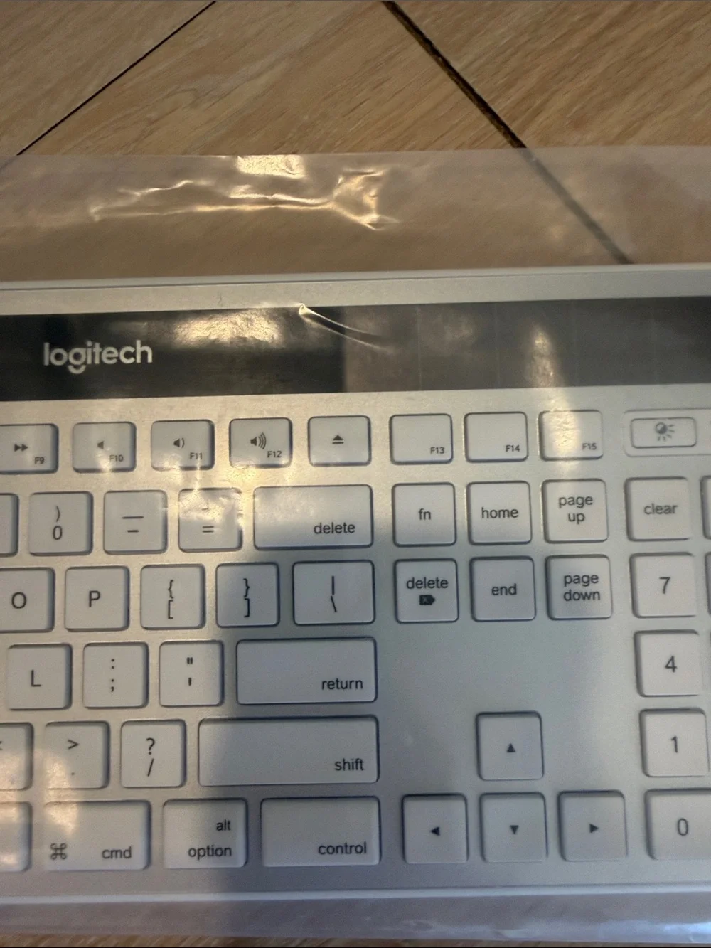 Logitech White and Silver Slim Wireless Keyboard with Numeric Keypad